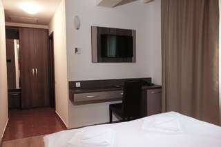 Отель Hotel Rao Клуж-Напока Стандартный двухместный номер с 1 кроватью-5