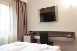 Отель Hotel Rao Клуж-Напока Стандартный двухместный номер с 2 отдельными кроватями-7