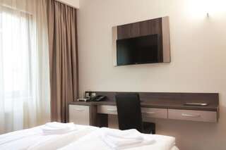 Отель Hotel Rao Клуж-Напока Стандартный двухместный номер с 2 отдельными кроватями-11
